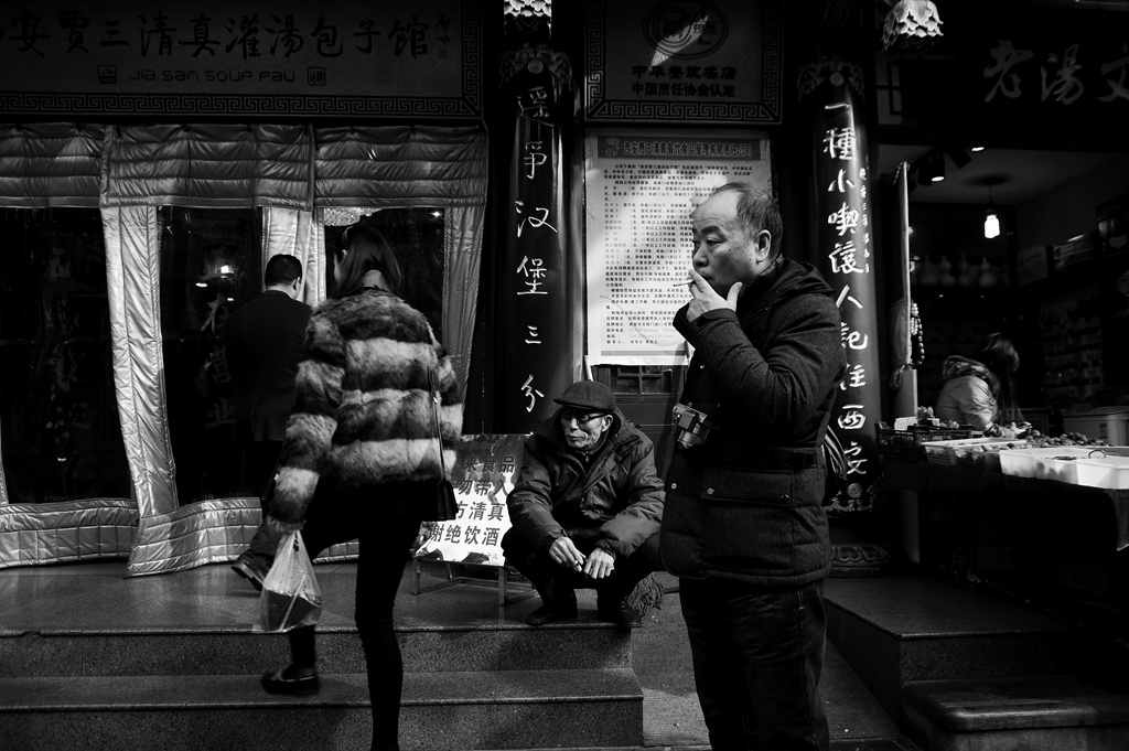 集市上的人们
