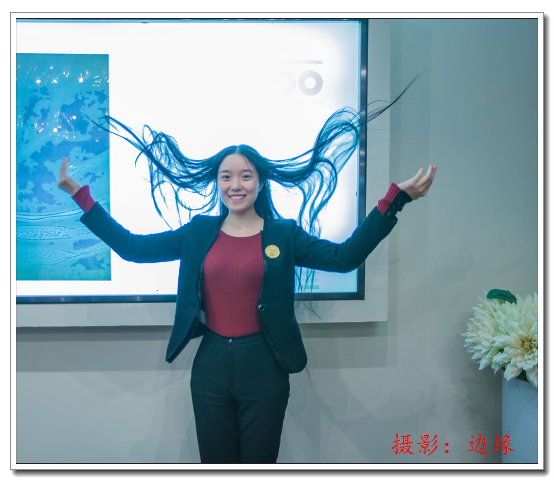 漂亮潇洒的姑娘