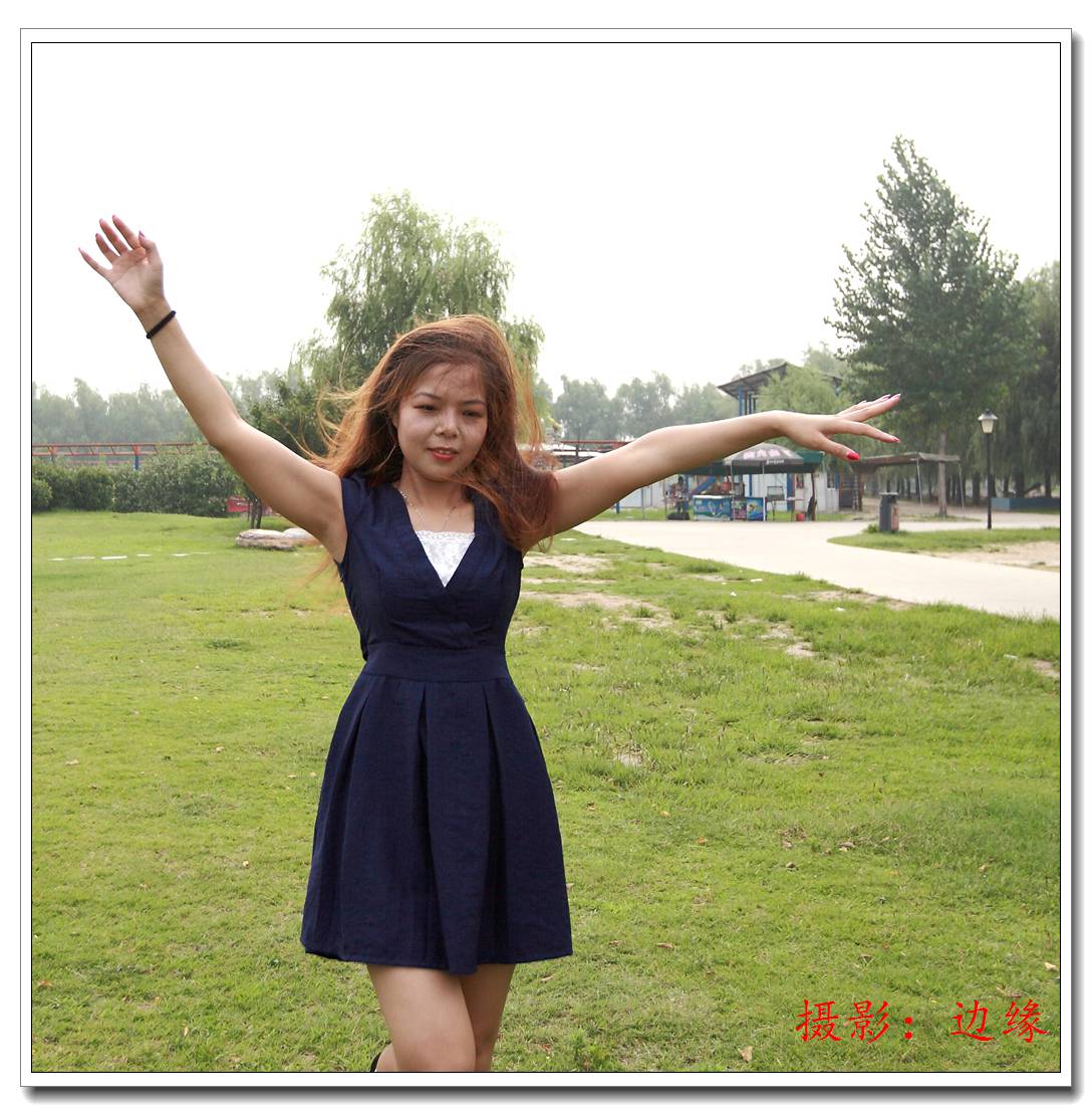 悠闲自在快乐的美女