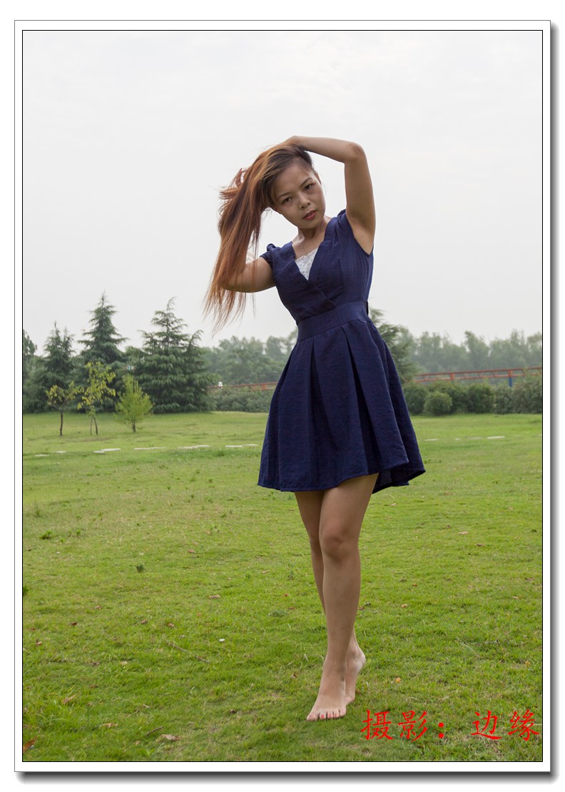 悠闲自在快乐的美女
