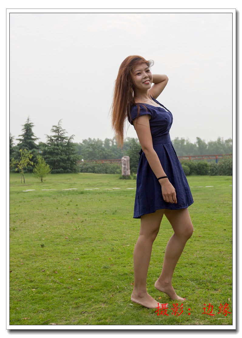 悠闲自在快乐的美女