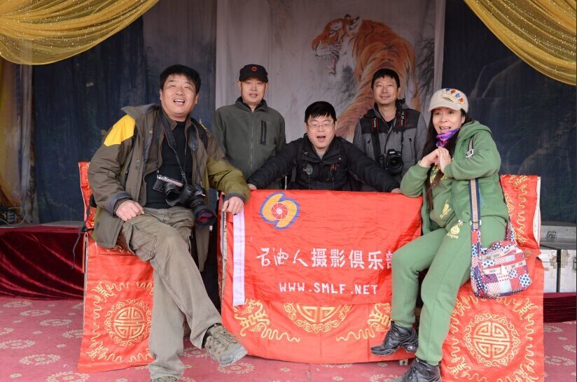 河南濮阳数千人同吃“一锅饭”拜祭舜帝