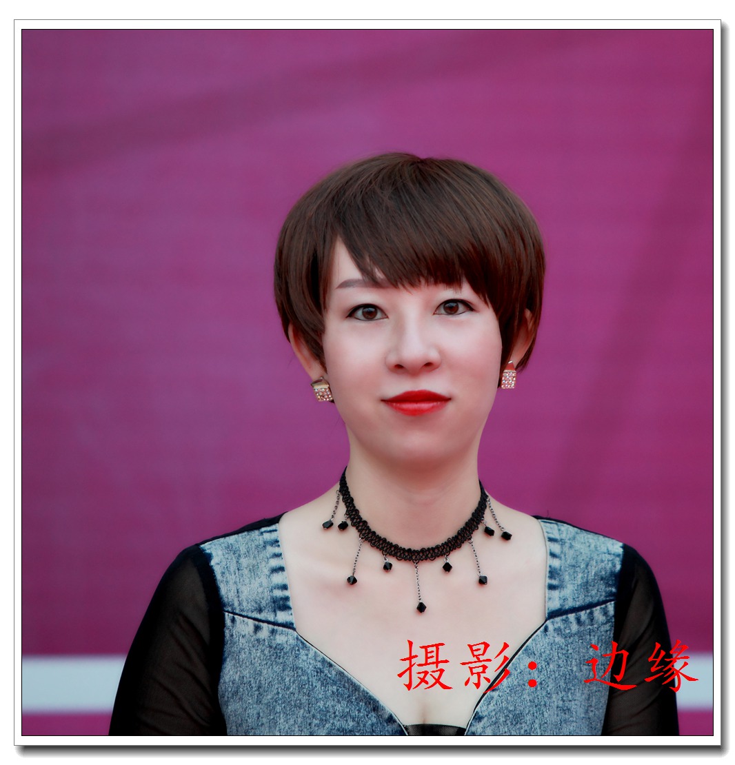 漂亮的美女主持