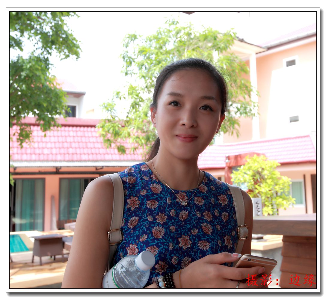 游海岛的漂亮妹妹