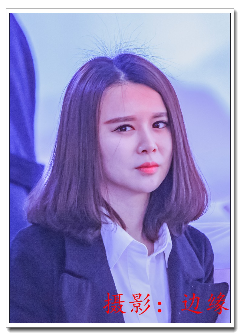抓拍漂亮的美女