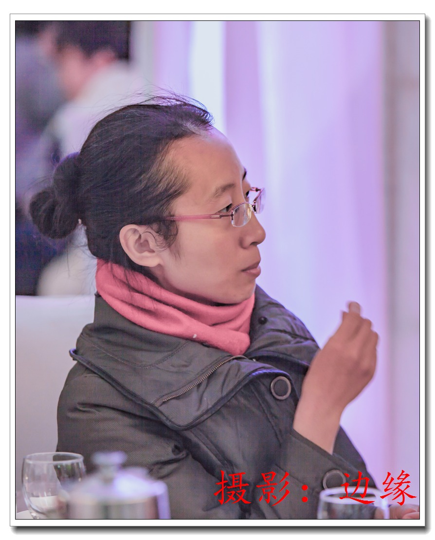 抓拍漂亮的美女